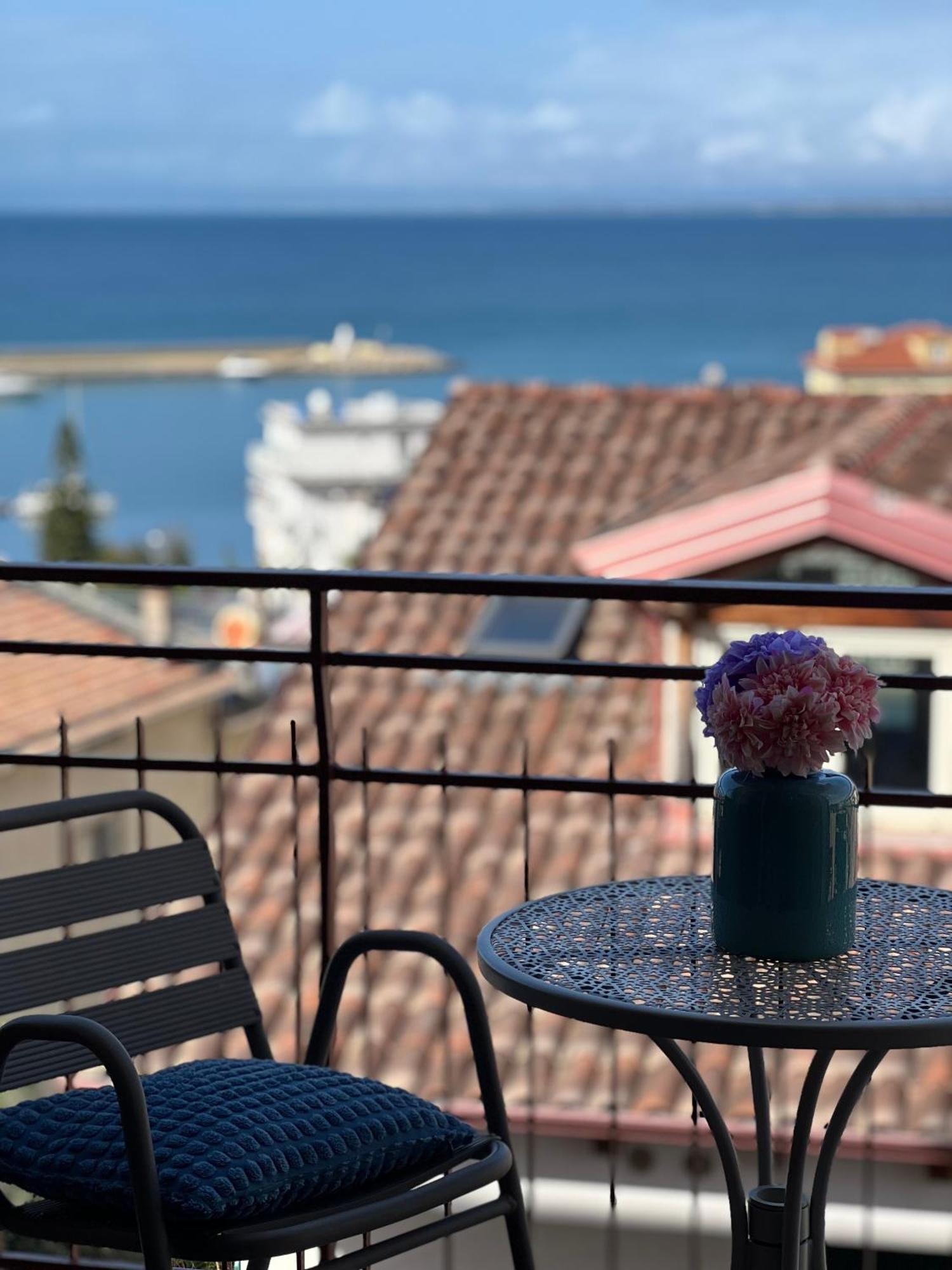 Deluxe Double Room with Balcony and Sea View,1499790346:JPEG